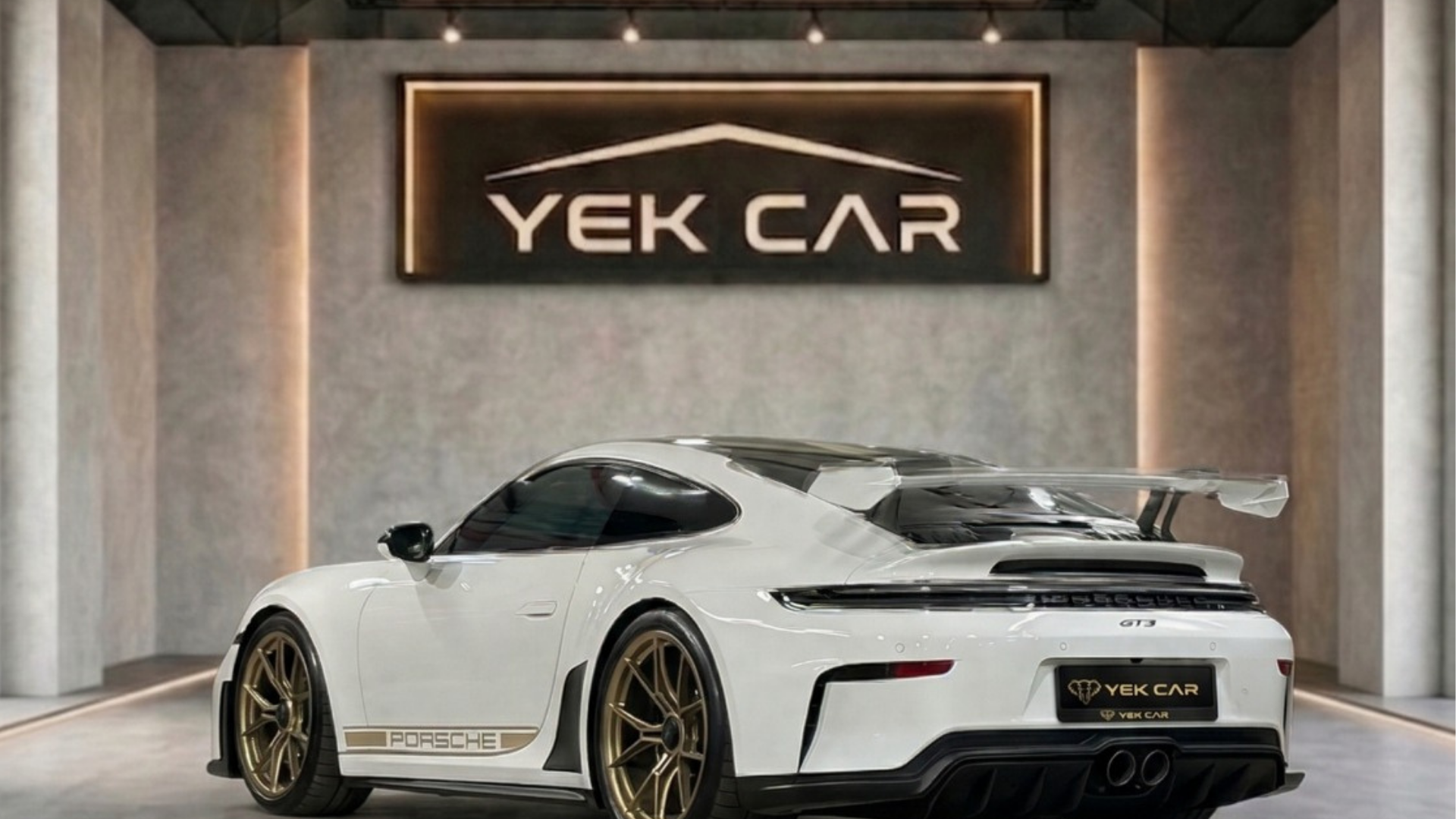 YEK CAR profesyonel araç sunumu